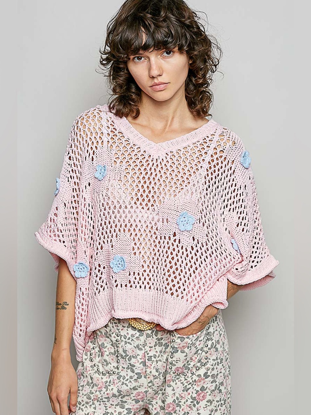 POL Blue Daisy Shrug in Knitted Pink